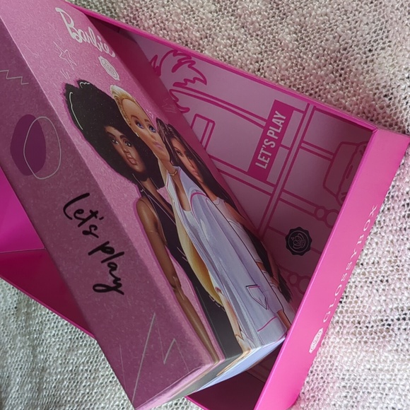 GlossyBox Barbie Cleanser&Box/Hydrating Mist&Vintage Cosmetic Satin Pillowcase - Picture 15 of 16